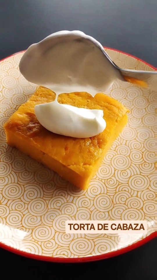 Torta de cabaza 🎃 con nata cremosa 🍂

Puro sabor e cremosidade en cada cullerada... 

Cabaza, azucre, leite, manteiga, fariña, ovos... E nata, moooita nata.

Receita no blogue e na bio de Instagram.

Degusta outono en cada trabada e dálle a benvida a outubro como se merece 😊

#outono #outubro #kukinhas #cabaza #nata #pumpkinpie #lambetadas